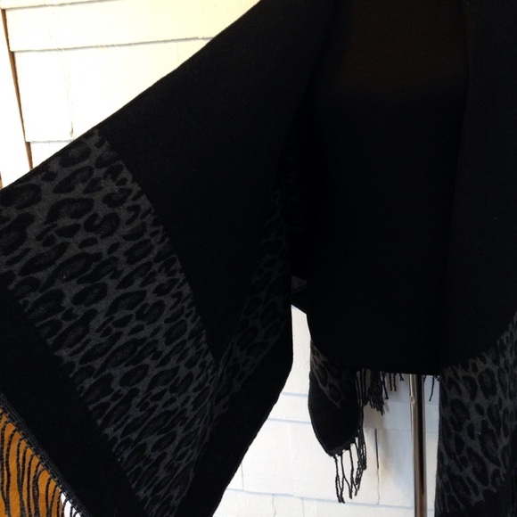 Free People Charcoal and Ebony Animal Print Wrap - Picture 4 of 6